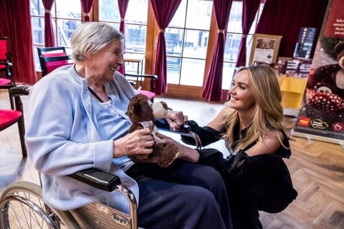 Tatiana with elderly czech woman