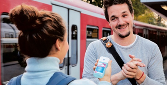 Desinfektionsmittel in öffentliche Verkehrsmittel