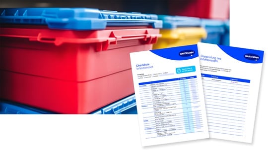 farbige Stapelkisten im Regal. Rechts unten eine Abbildung der Downloadelemente