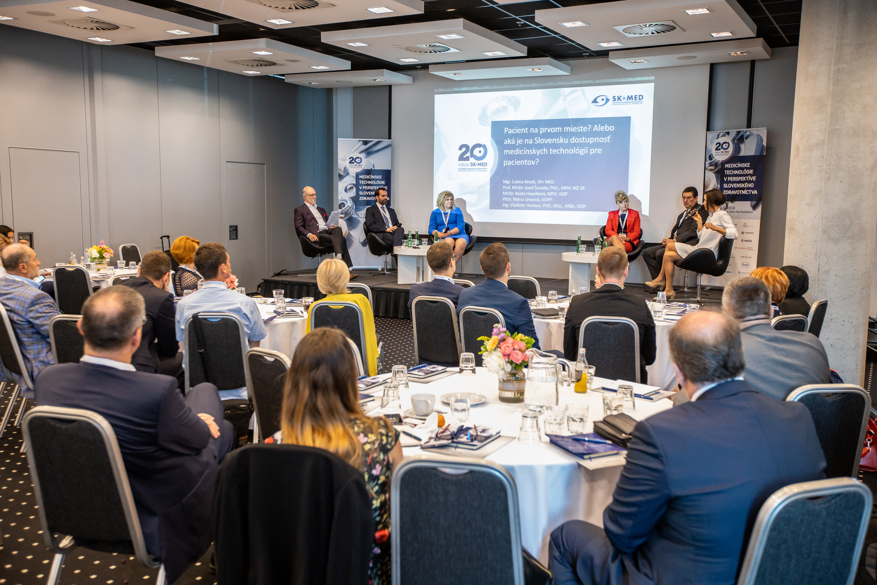 Pohled do sálu konference