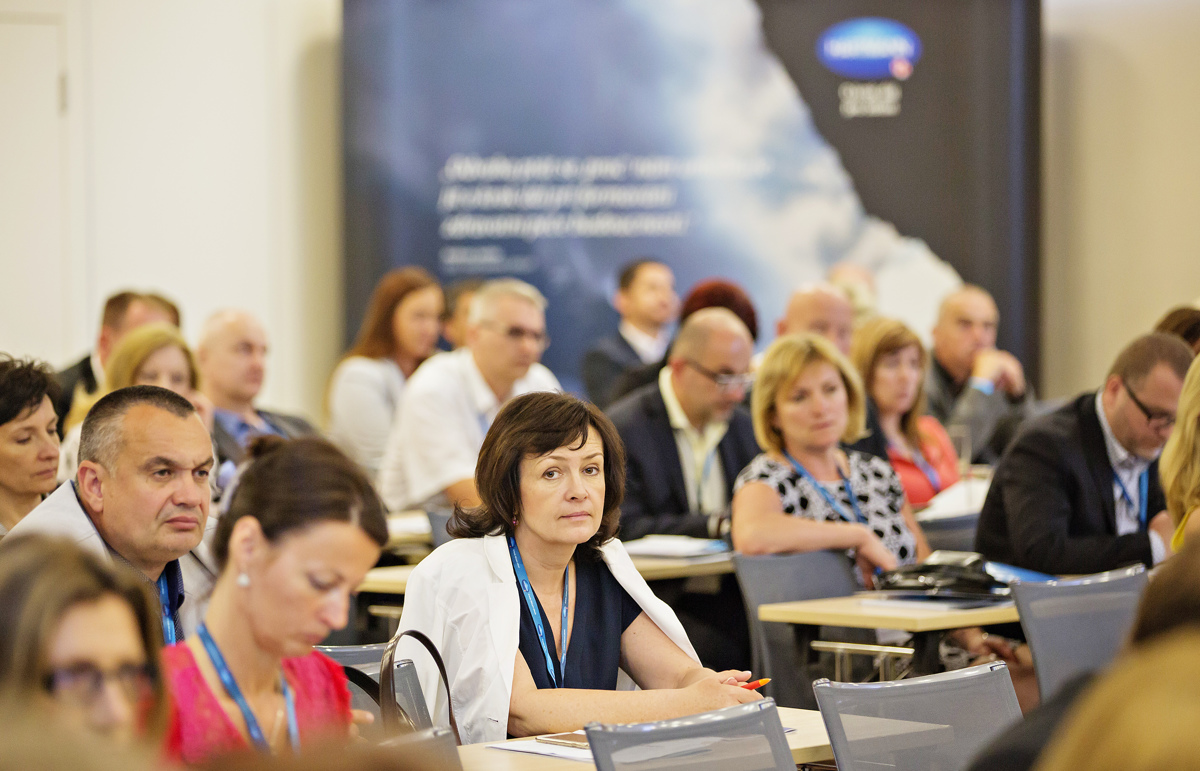 Pohled do sálu při 8. ročníku konference Kvalita, bezpečnost, efektivita, kterou pořádá společnost HARTMANN