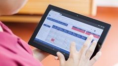 Datenerfassung in HILMAS auf einem Tablet im Pflegeheim