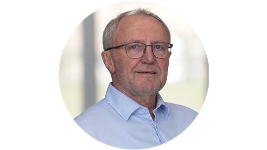 Karl Fink Portrait rund