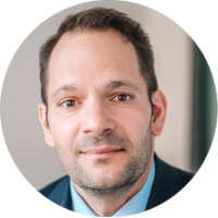 Portrait Dr. Oliver Esch