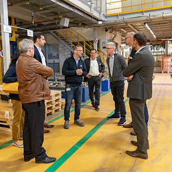 MORE4MORE Event Gruppenbild im Logistikzentrum