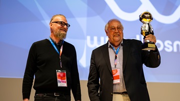 Verleihung Ehrenpreis Wundkosmonaut an Bernd von Hallern