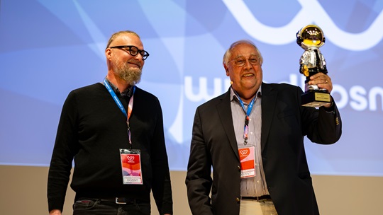 Verleihung Ehrenpreis Wundkosmonaut an Bernd von Hallern