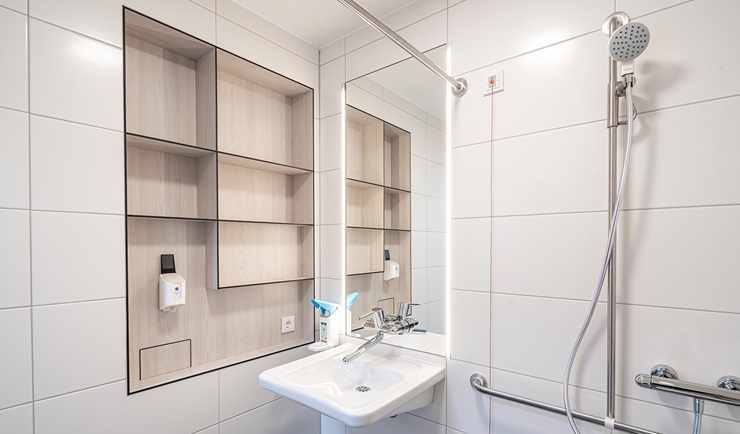 Having two bathrooms in the two-bed patient rooms prevents cross-contamination.
