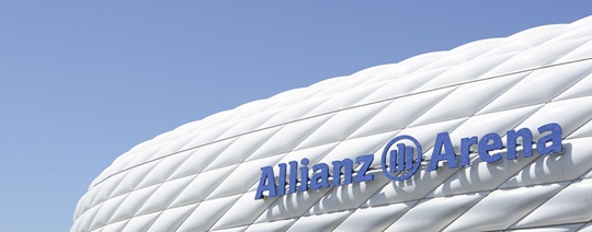 Allianz Arena Schriftzug Fassade